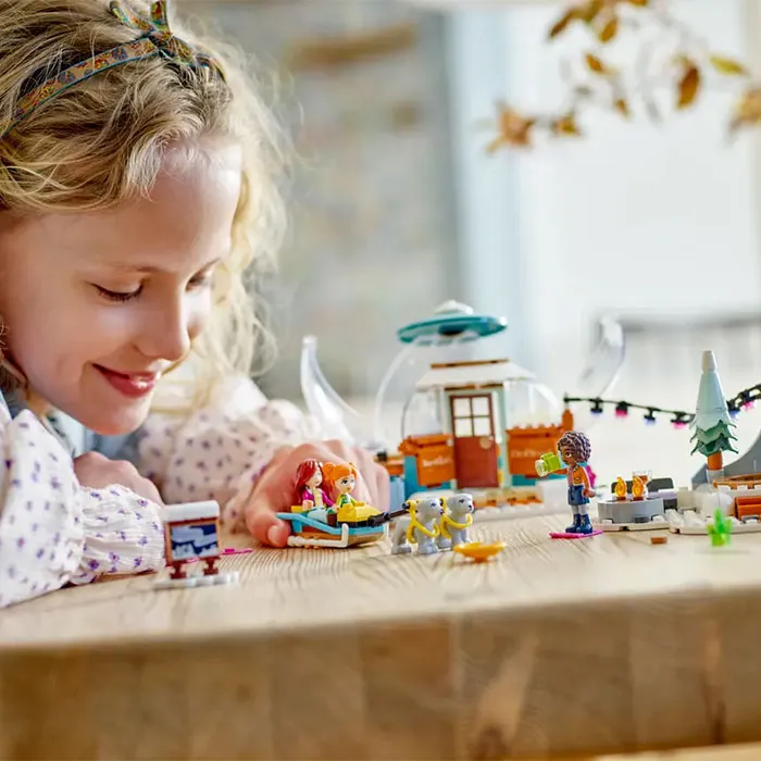 41760 IGLOO HOLIDAY ADVENTURE