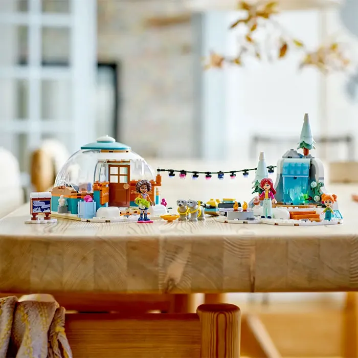 41760 IGLOO HOLIDAY ADVENTURE